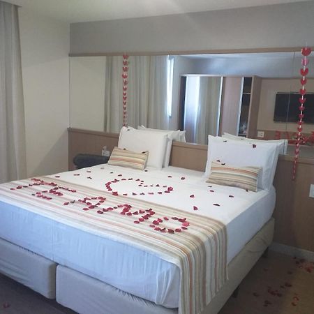 Pratti Hotel Линярес Екстериор снимка