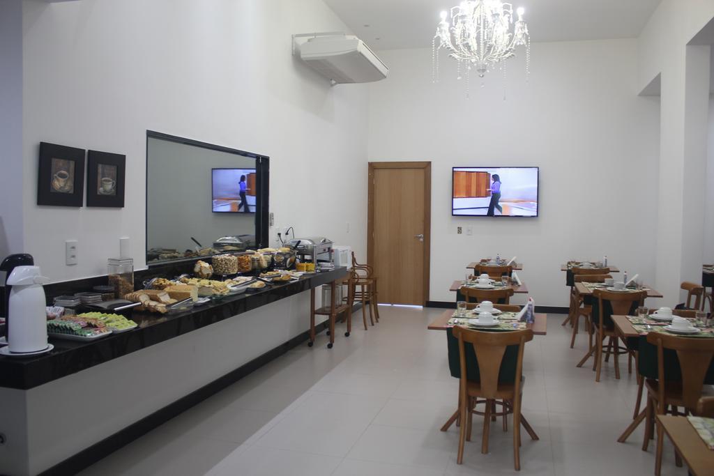 Pratti Hotel Линярес Екстериор снимка