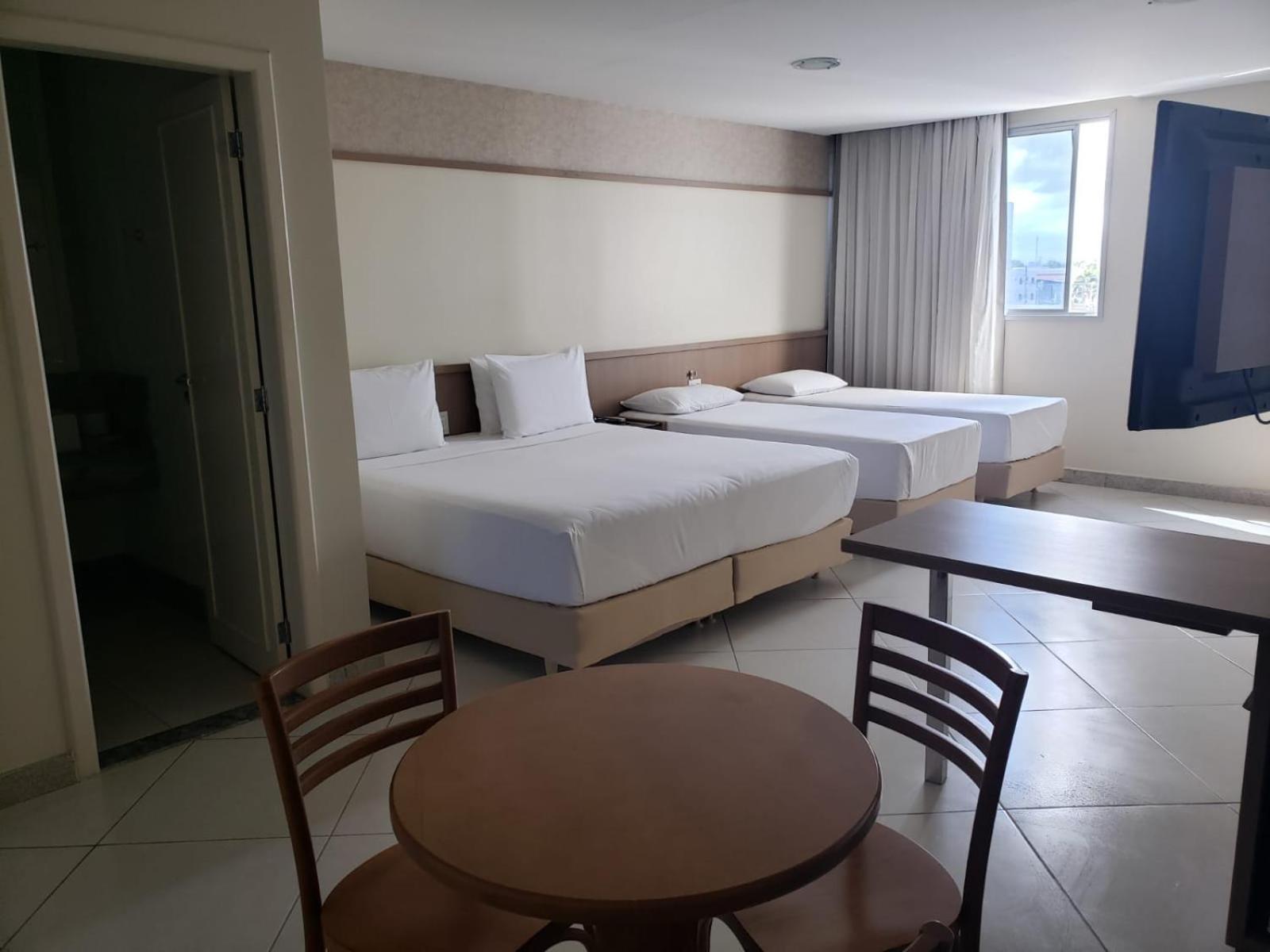 Pratti Hotel Линярес Екстериор снимка