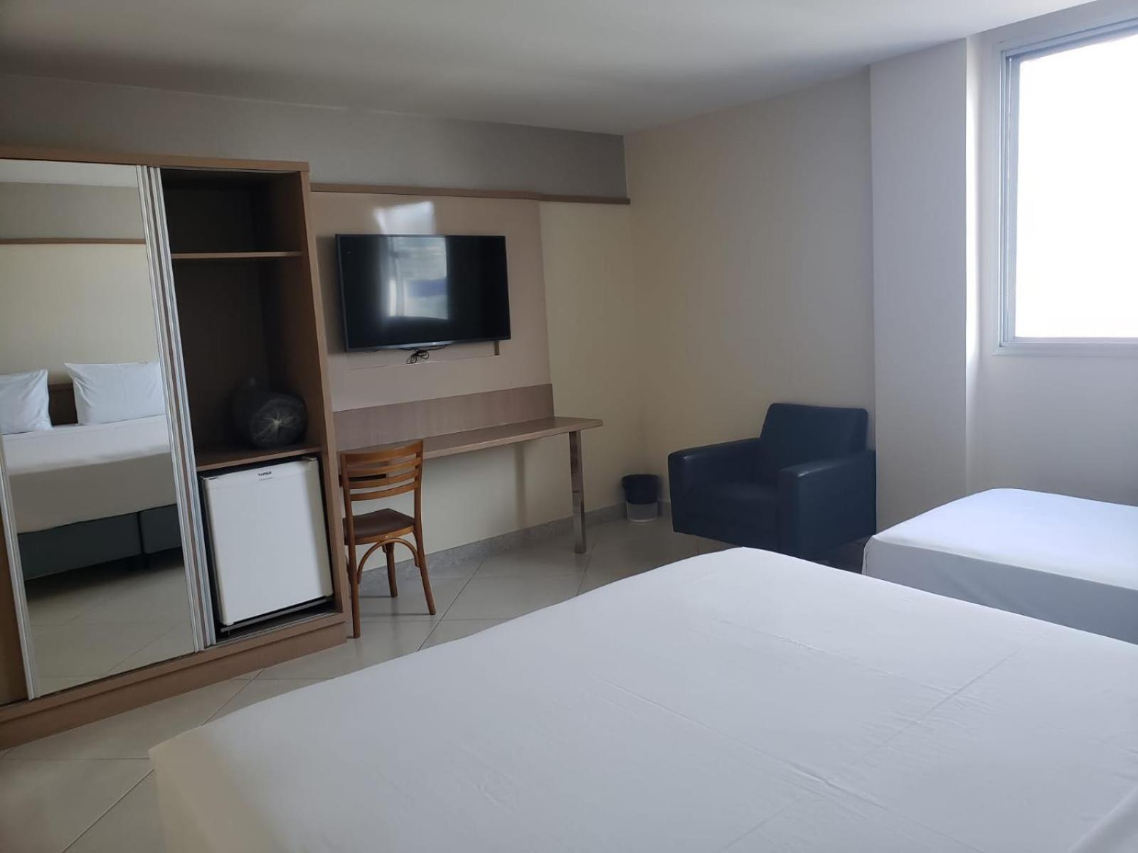 Pratti Hotel Линярес Екстериор снимка