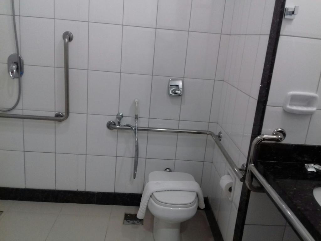 Pratti Hotel Линярес Екстериор снимка